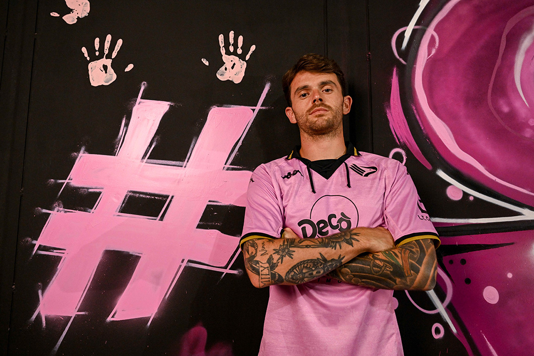 Kappa lança nova quarta camisa do Palermo FC para 2021-2022