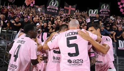 Palermo fc fans hi-res stock photography and images - Alamy