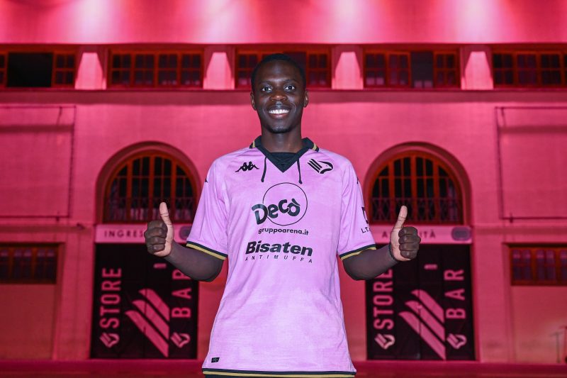 Gomes joins Palermo
